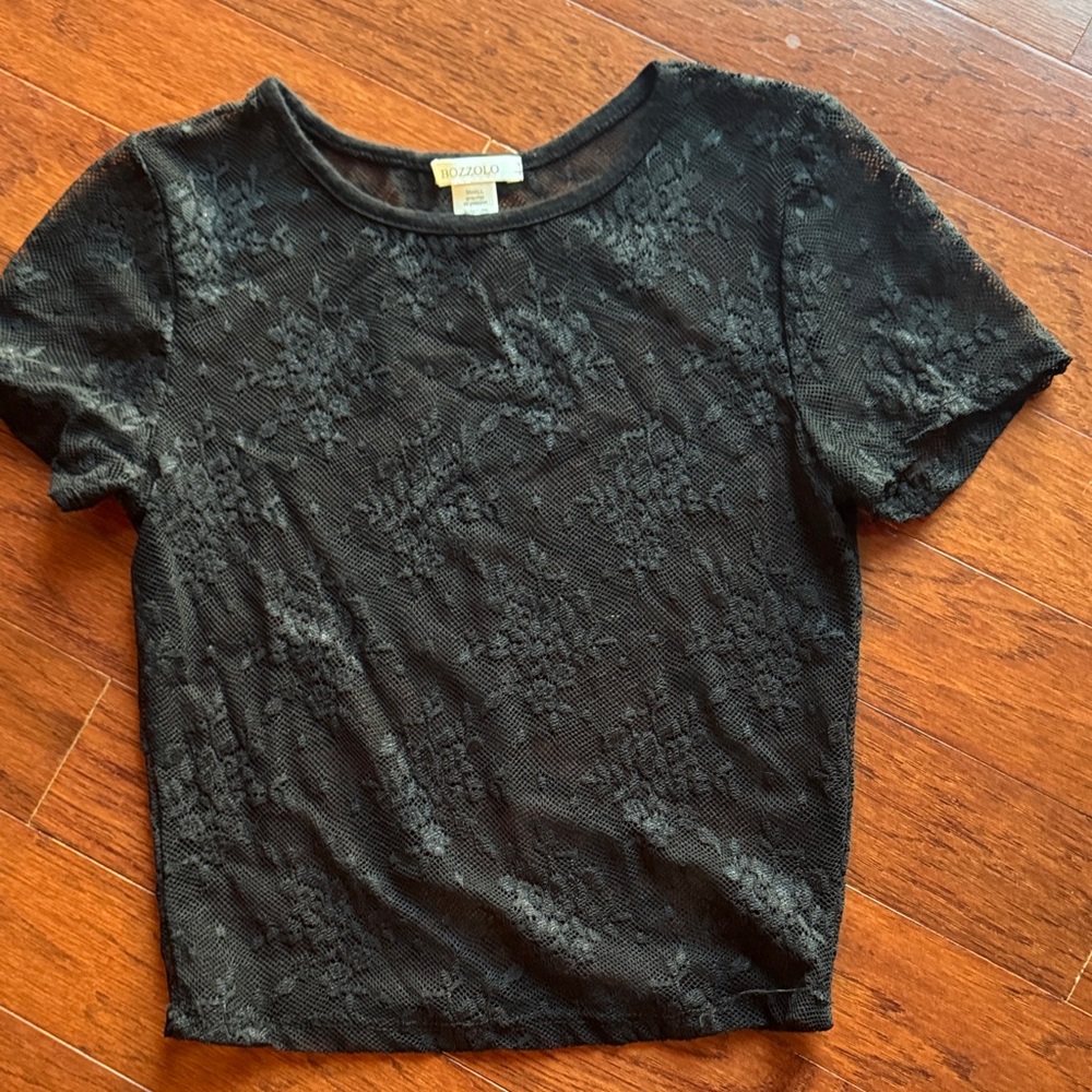 Roz & Ali Black Floral Lace Short Sleeve Tee